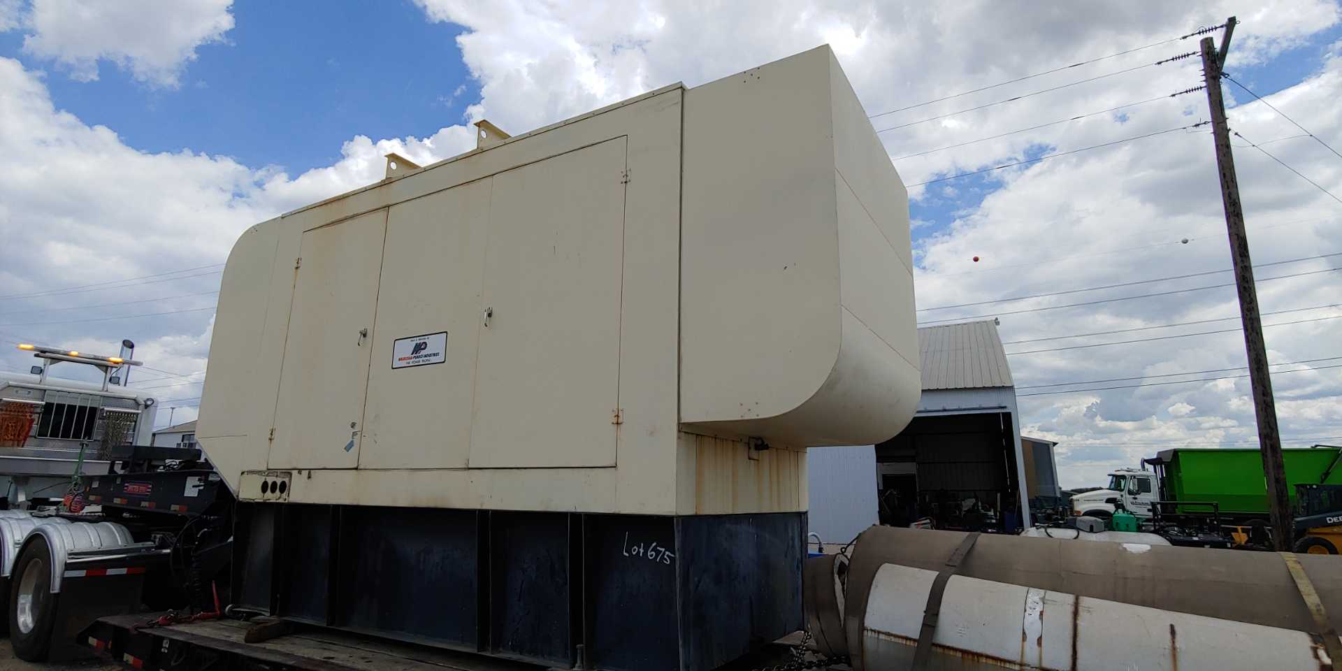 Kohler 572RSL4024 / ES-19981 500KW Diesel Generator w/ Diesel storage tank 495 Hours