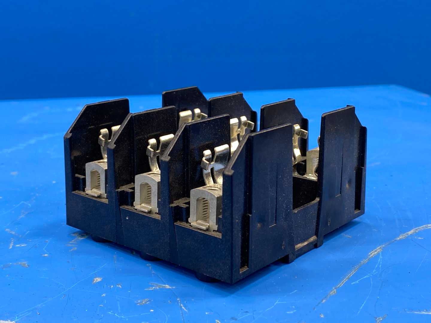 Marathon Special Products R6J30A3B 1 3-Pole Fuse Block & Holder
