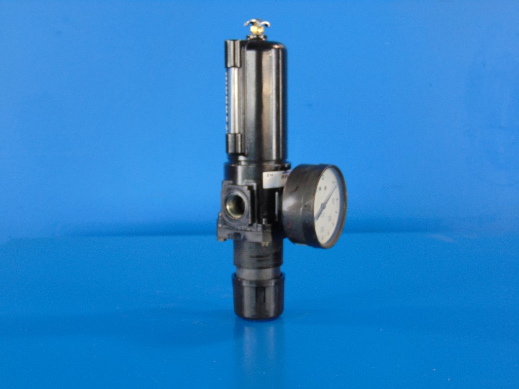 Arrow U.S. Guage 300 PSI Pneumatics 3/4" Filter Regulator U.S. Gauge