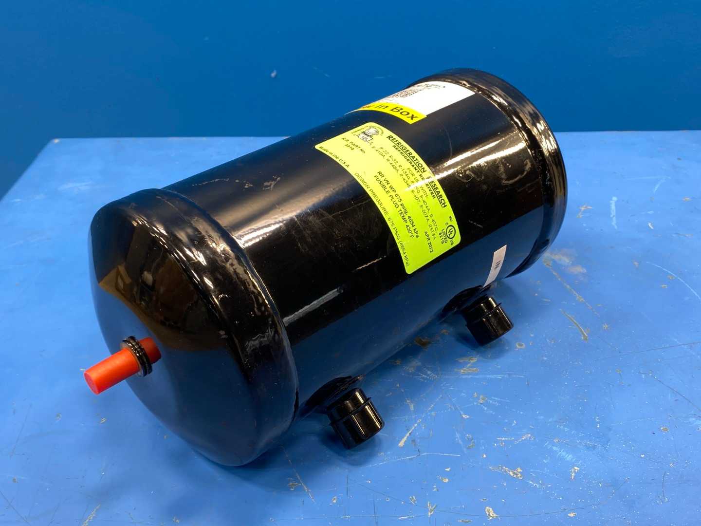 Refrigeration Research Inc. 3310 Refrigerant Receiver Higher Pressure Bulldog 1" Rotalock, Leek Pruf 675 PSIG 9Lbs Capacity
