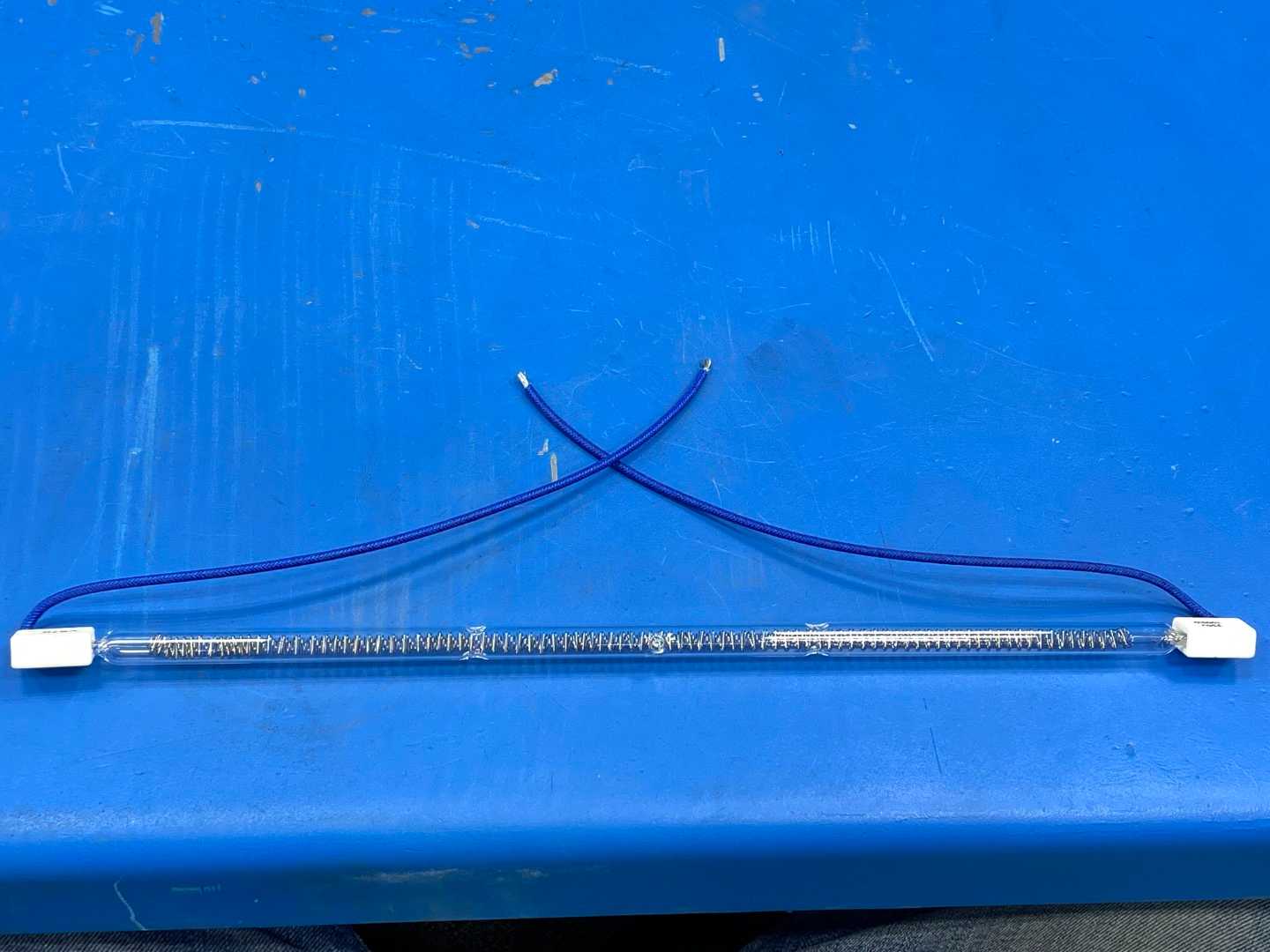 General Electric 64231024 Bare Quartz Halogen 235V Infrared Medium Wave Braided Leads 1000w