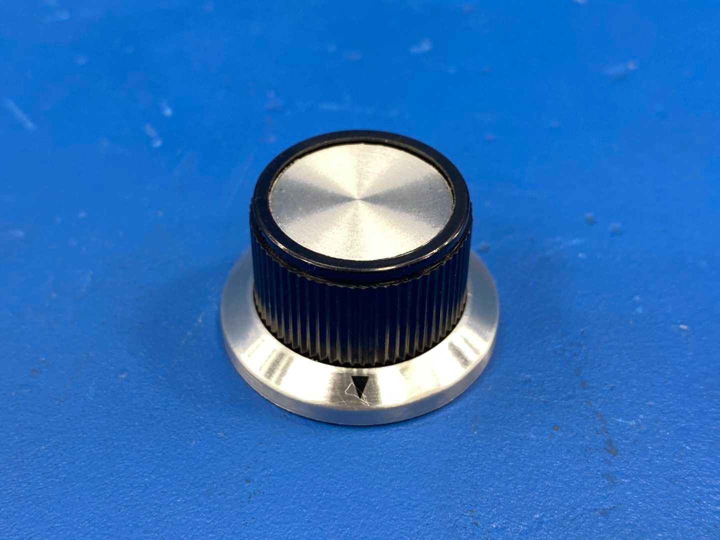 TE Connectivity 450-1731-ND 450-1731-NDALCOSWITCH Phenolic Knurled Knob w/ Skirt 0.250" Hole