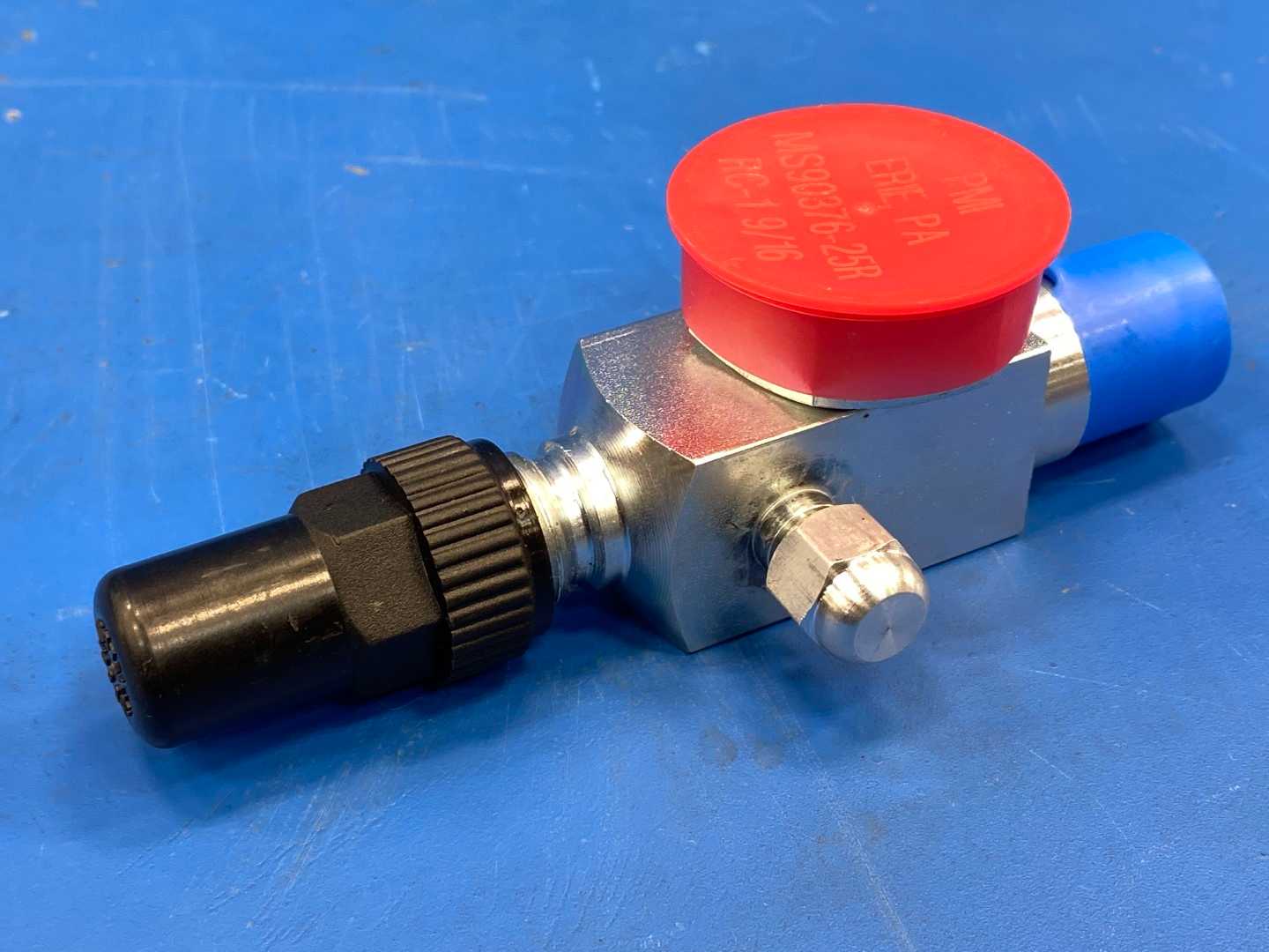 Refrigeration Sales, Inc. 091-400E220/125LZ 1-1/4-12" x 3/4" x 1-1/8" Horizontal Rotalock Service Valve 1/4" Service Port: Left