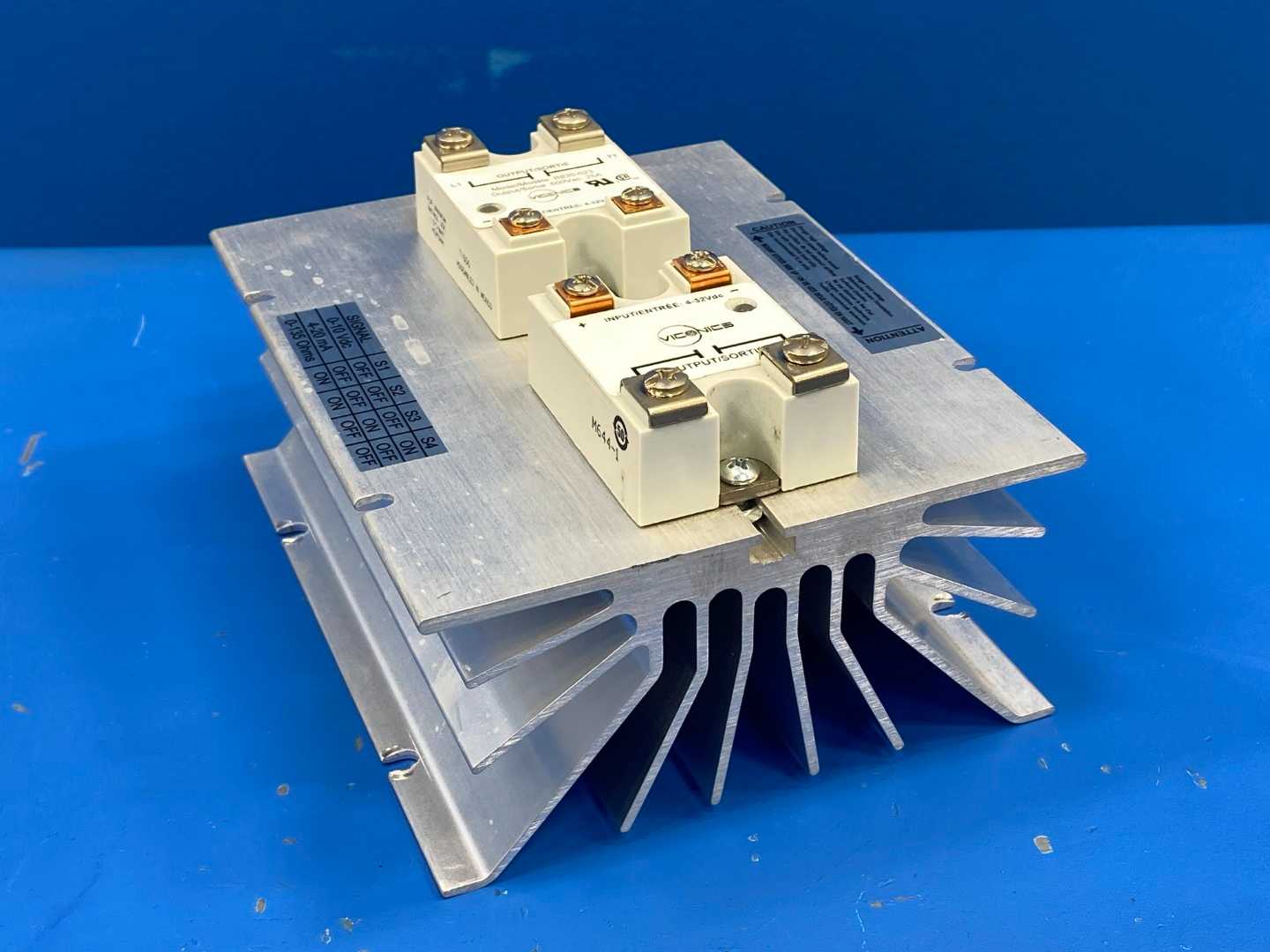 Schneider Electric R820-623 Viconics by -REV2 SCR Power Controller 600V 3-Phase 25A (Missing PCB)