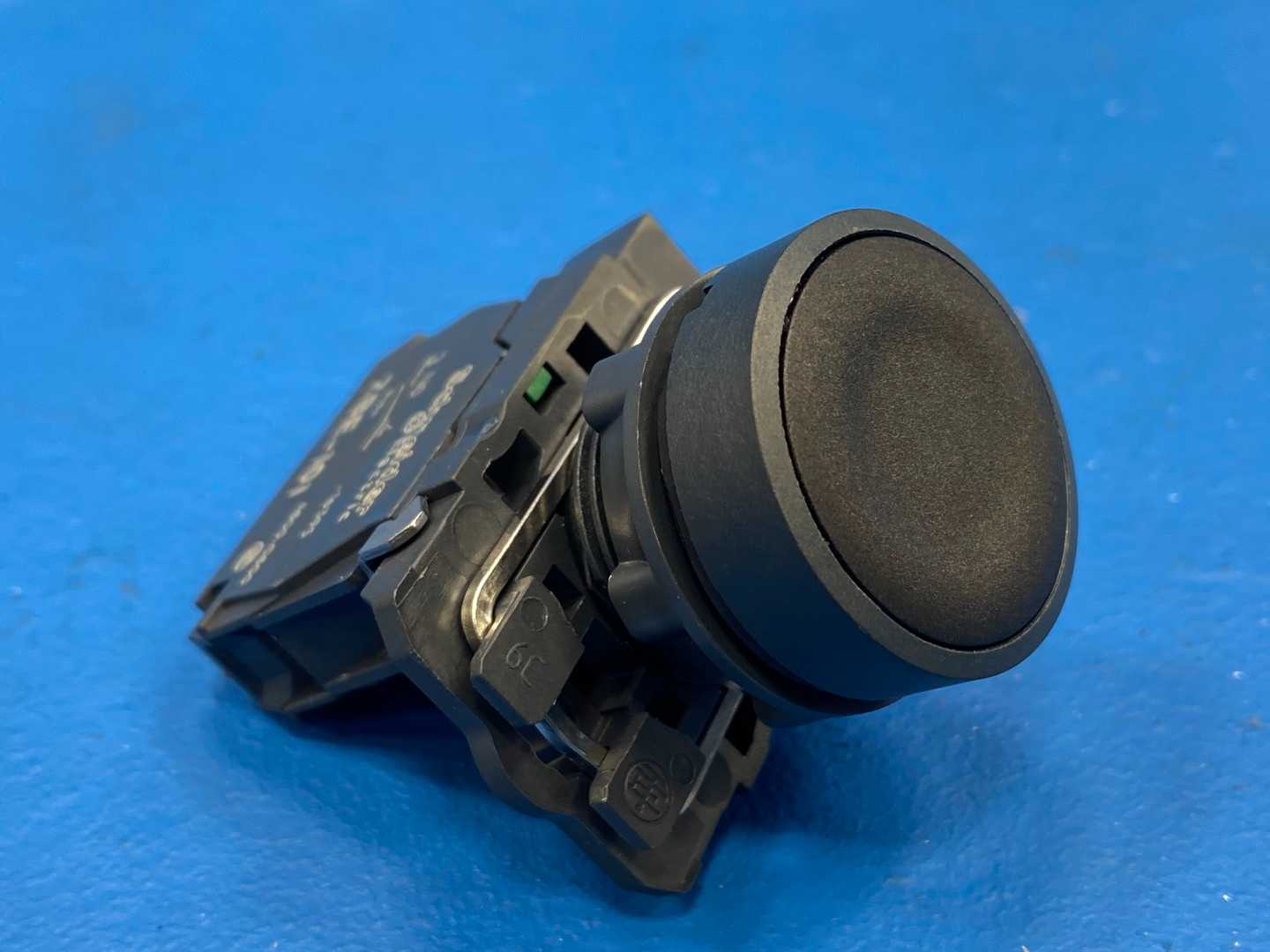 Schneider Electric XB5AA21 XB5 AA21, Push Button