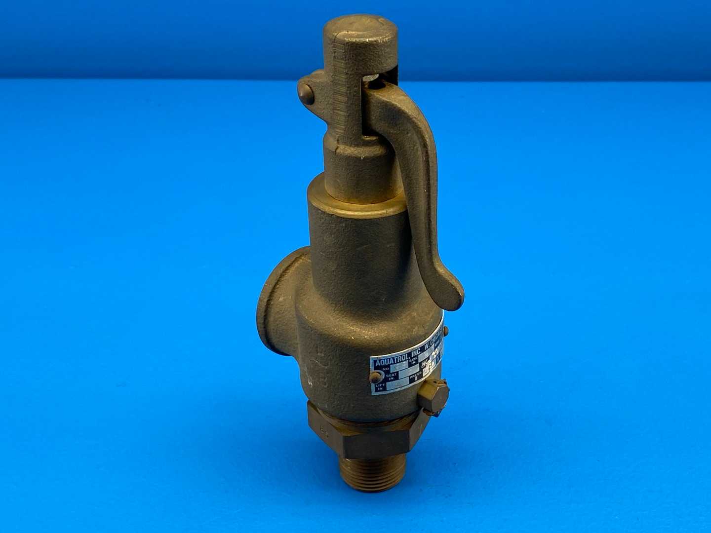 Aquatrol 88 88 Series 3/4 in. MNPT x FNPT Brass Air/Gas Safety Valve, Lift Lever
