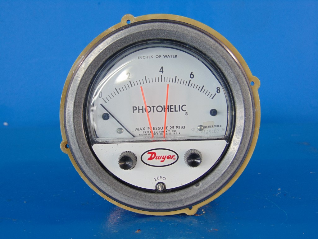 Dwyer A3000 Photohelic Series Gauge Type 2