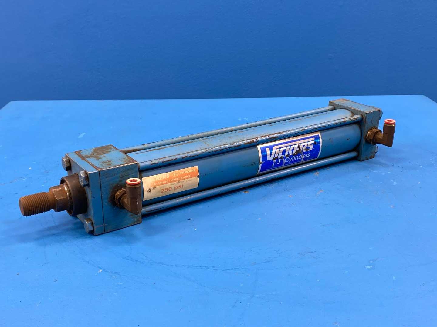 Vickers TE10DWGD 1AA10C00 Hydraulic Cylinder, 2" Bore, 10.25" Stroke, 250 PSI