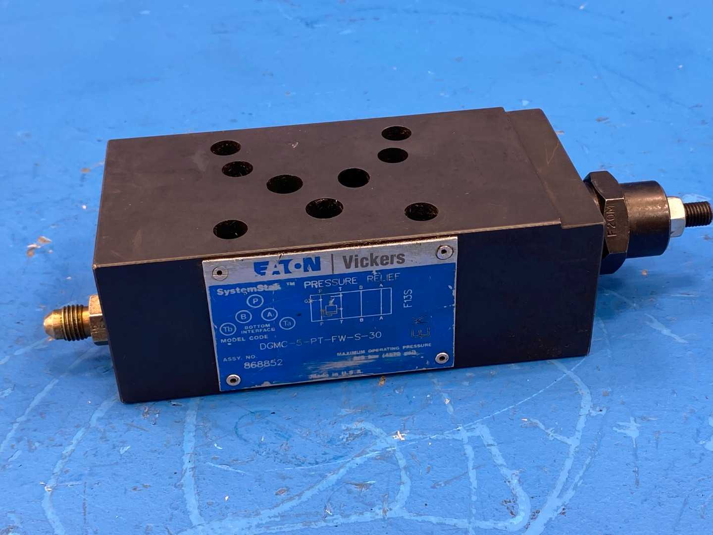Eaton Vickers DGMC-5-PT-FW-S-30 868852 () Single Relief Valve