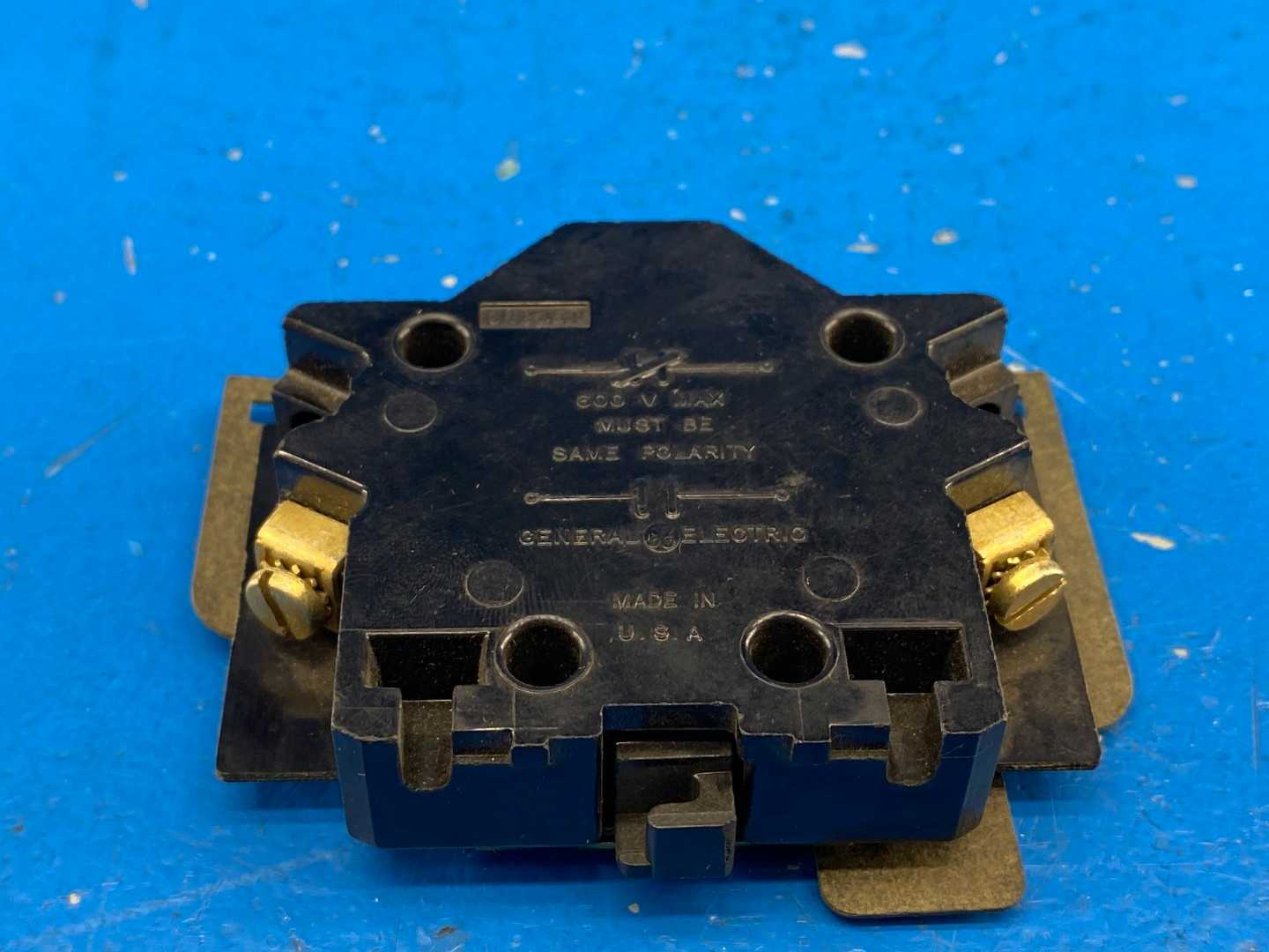 General Electric CR205X Contactor and Motor Starter Auxiliary