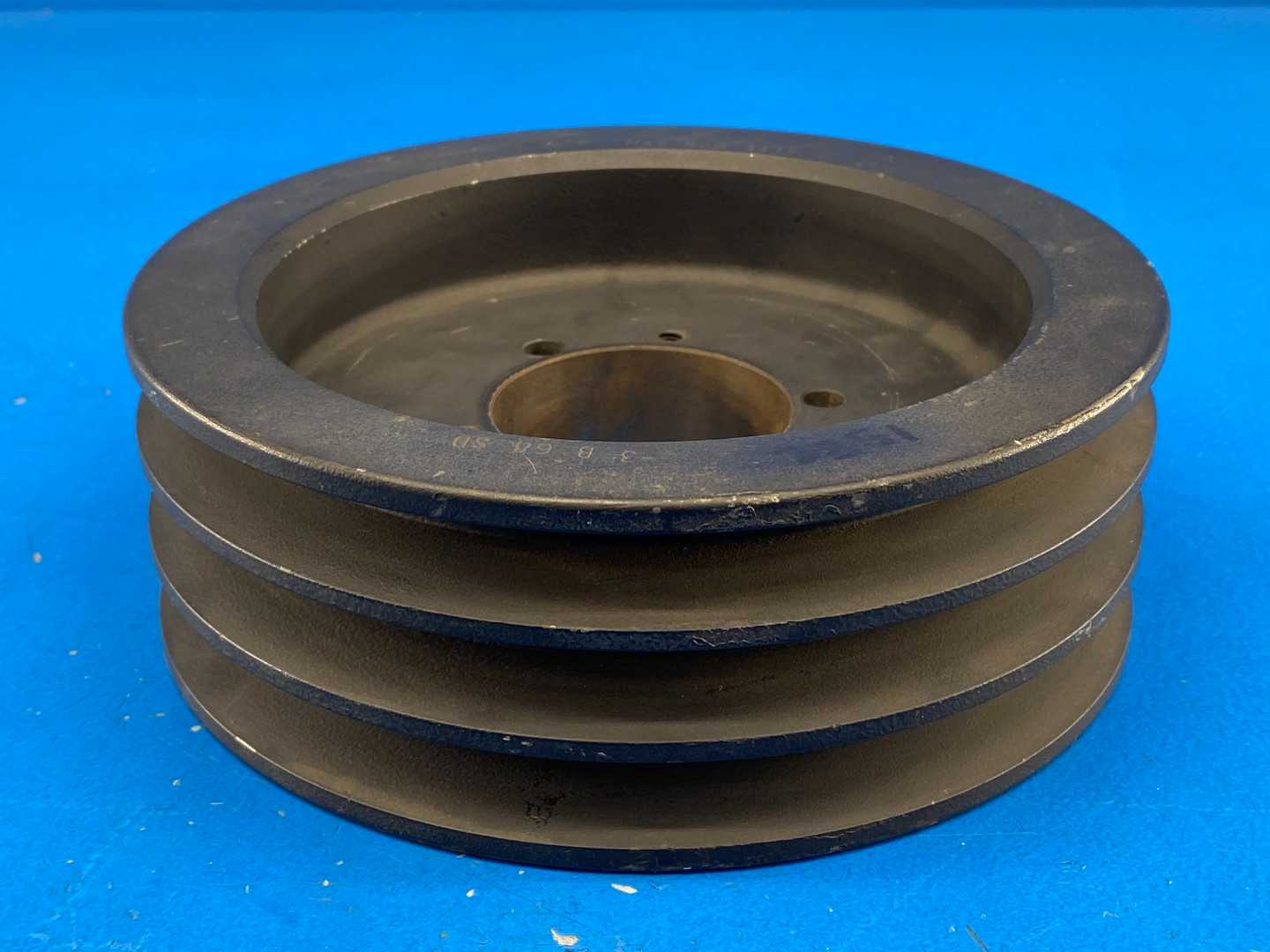 Martin Sprocket & Gear 3 B 86 SD 3 B 68 SD 3 Groove V-Belt Pulley 7.15" O.D. Bushing Required Bore Size