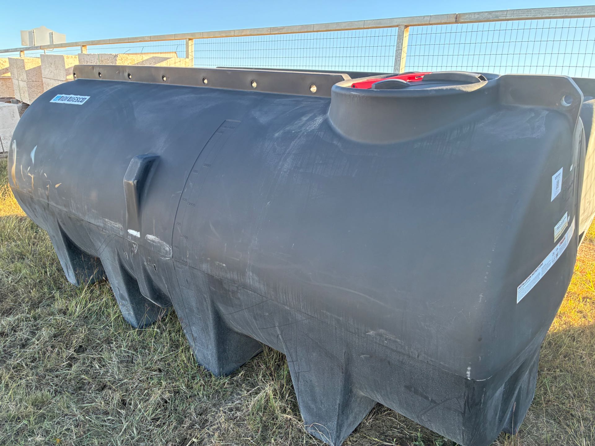 1,000 Gallon Horizontal Leg Sump Bottom Storage Tank - Black